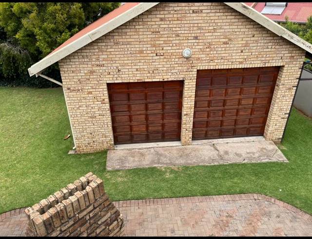 4 BEDROOM HOUSE FOR SALE IN VANDERBIJLPARK SE 3